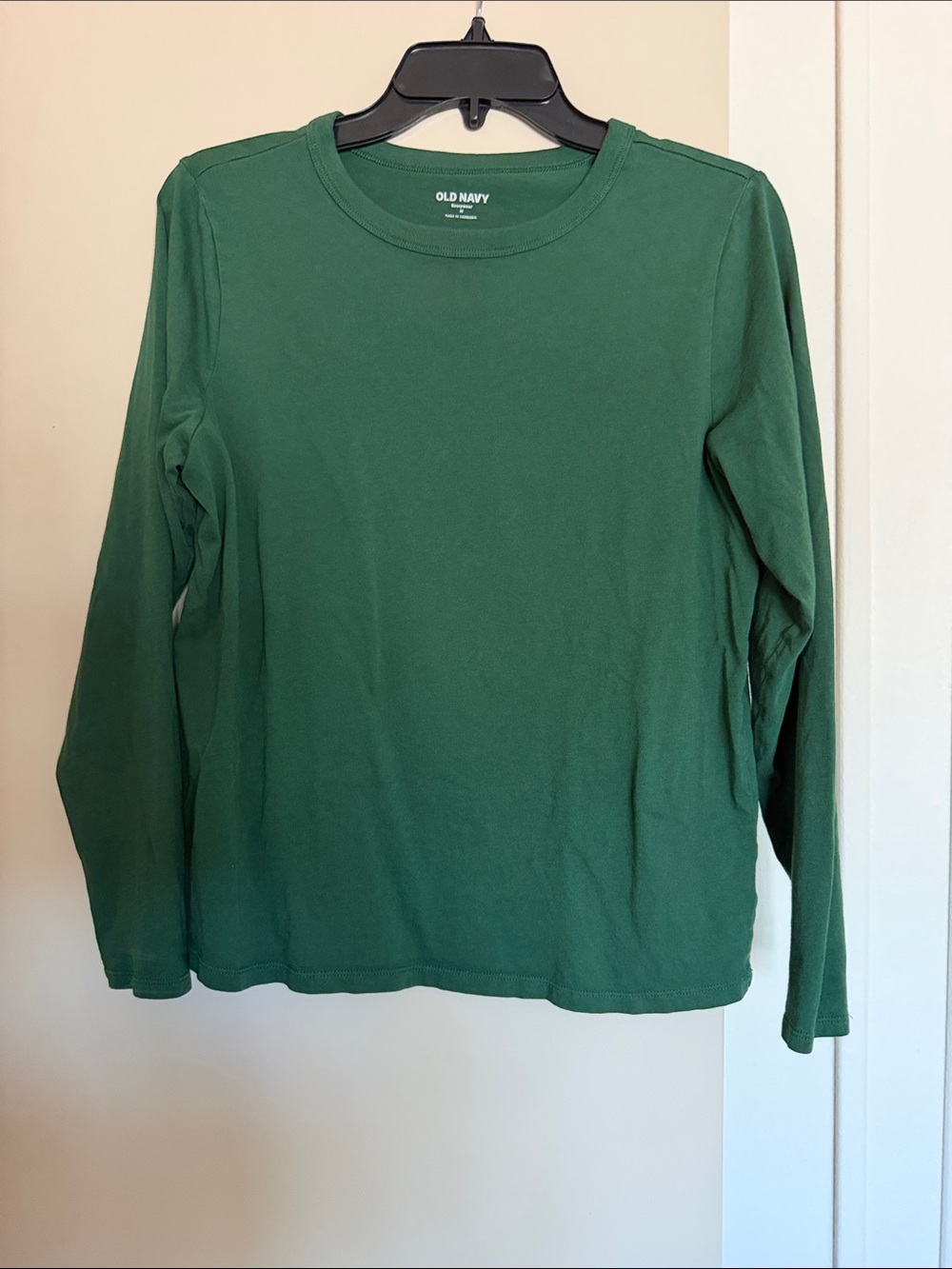 Old Navy Women's Long Sleeve Crewneck Tee - Green. Medium